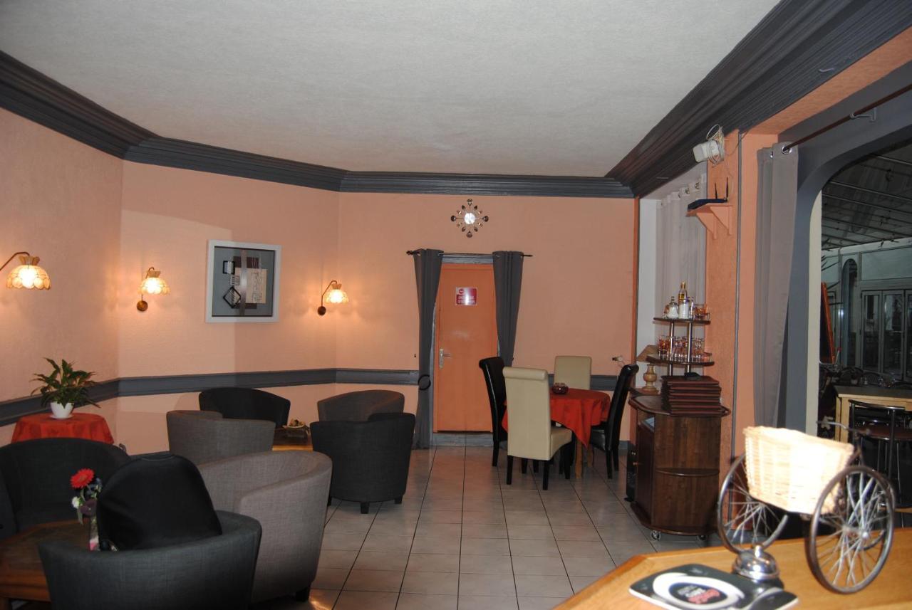 Hotel Restaurant Les Templiers Montbard Esterno foto